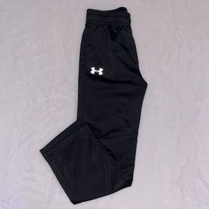 Under Armour boys size 6 black fleece lined pants.